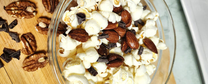 Popcorn medley: Maple almonds and dark chocolate curls