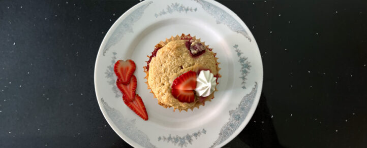 Starqberry muffin with strawberries on the side