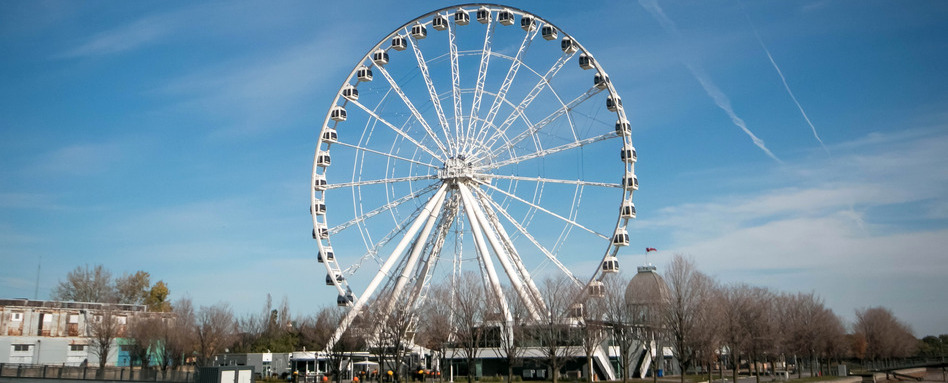 ferris wheel on sunny day