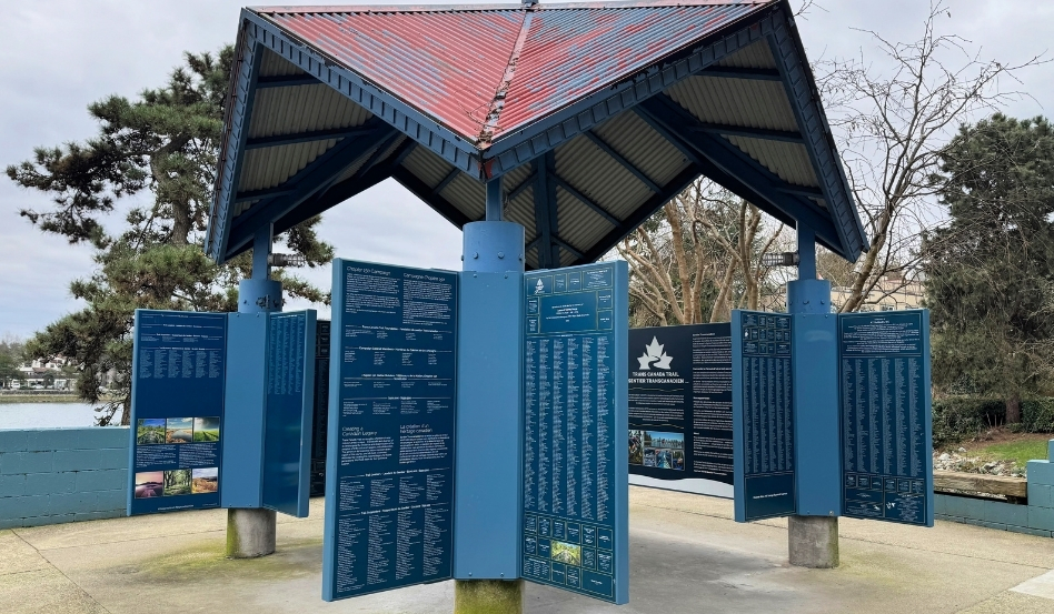 02Support image_Generational giving Claudia Laroye_City of Vancouver Trail_credit Claudia Laroye | Trans Canada Trail outdoor pavilion with name inscriptions in a park