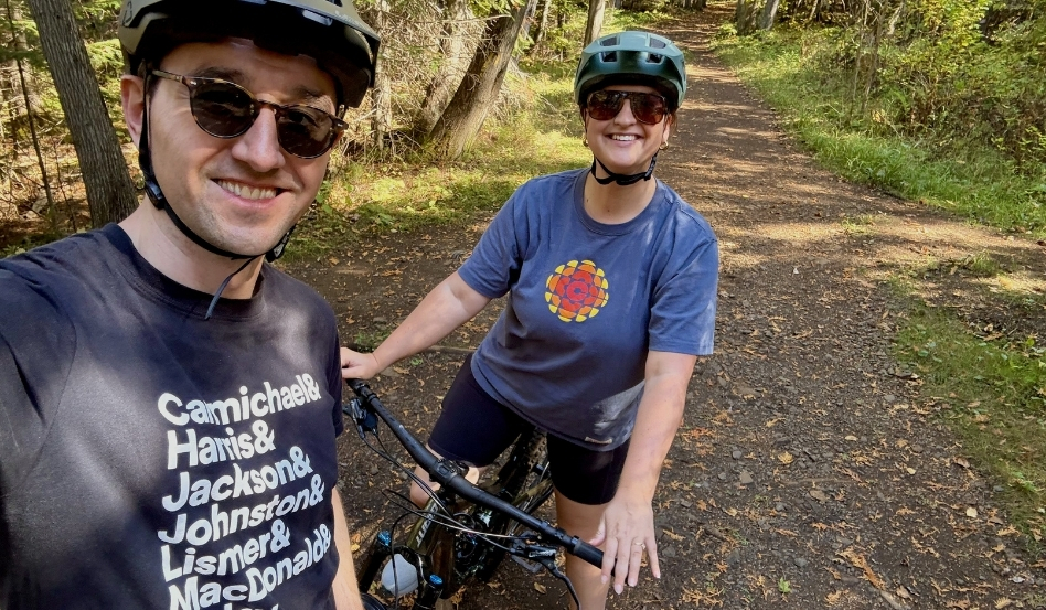 03Support image_ON_Bri Mitchell biking in ON-City of Thunder Bay_credit Bri Mitchell cannot reuse | Trans Canada Trail selfie of man and woman on bikes