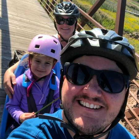 03Support image square_Ash Arrowsmith and family_credit Cathy Donaldson | Trans Canada Trail family of three taking a selfie