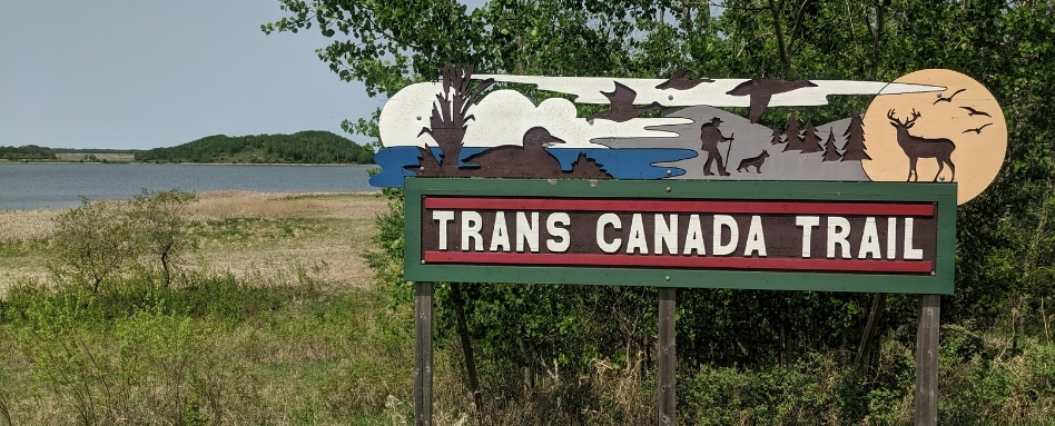 04Support image_Aidan Beckett Manitoba_credit Aidan Beckett | Trans Canada Trail signage on a grassland trail
