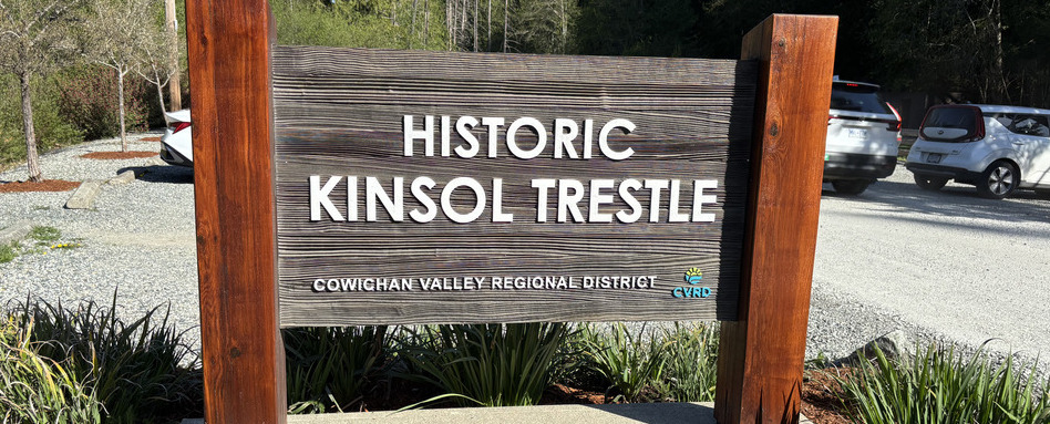 01Support image_Kinsol Trestle story_credit Amy Schwartz | Trans Canada Trail wooden trail bridge signage